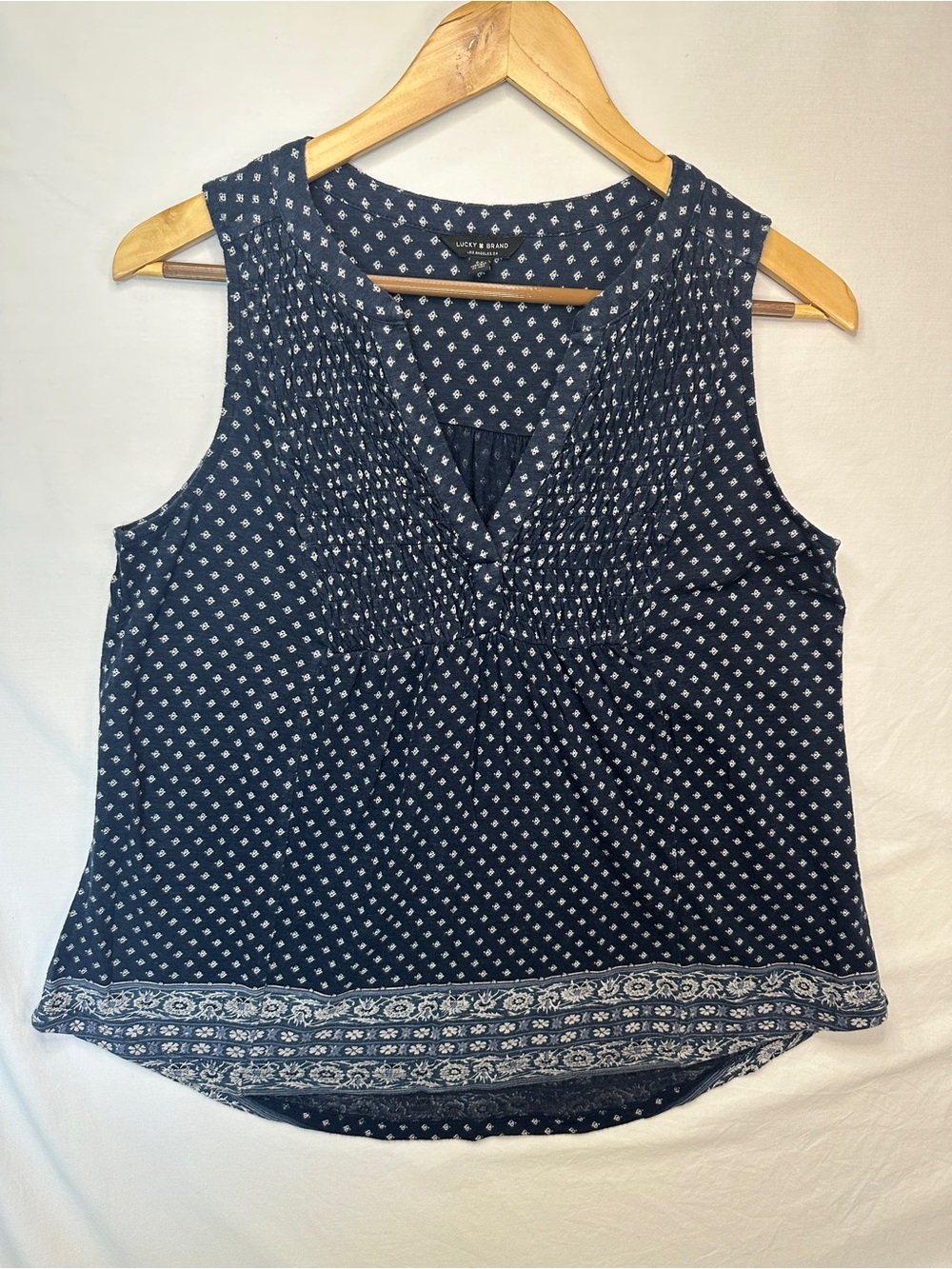 Lucky Brand Navy and White Printed V-Neck Sleeveless Top